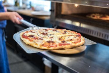 270/6. Pizza szakács sörkerti munka Nürnberg