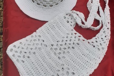 Nyári együttes-kalap,táska
Strandra, nyári programokhoz kényelmes, praktikus kiegészítő kalap-táska szett.
kérheti más színben, mintával, gyorsan elkészítem Önnek!
Ára: 16 000 Ft
Kain Márta készítő
06 50 105 4501
szazszorszep.kezimunka@gmail.com
