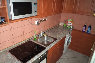 Kiadó Komáromban 2 szobás hőmenyiségmérős  magasföldszinti lakás