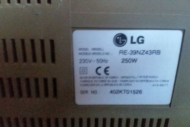 LG RE-39 NZ43RB sztereó televízó, Képátló 99 cm, Digitális 100 HZ, 16:9.
Görgős mozgatás, kézikönyv, távirányító, 2x 20 W.
Méret: szél 96- mag 110- mély 40 cm