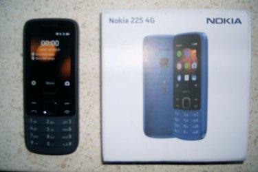 NOKIA 225 4G mobiltelefon
