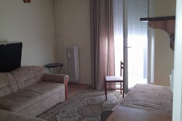 Pécsen egyetemistának szoba kiadó