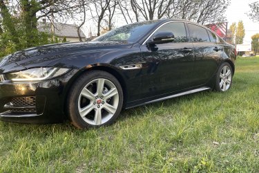 Megkímélt 2016-os Jaguár 204 DTD 17000 km-rel Bp-en eladó