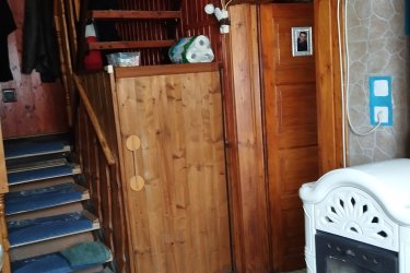 Fertőrákoson 1+2 félszobás manzárd beépítésü ingatlan eladó.  Fertőrákos központjában található az ingatlantól pár percre élelmiszerbolt, gyógyszertár, bölcsőde, parkolási lehetőség az utcán. 