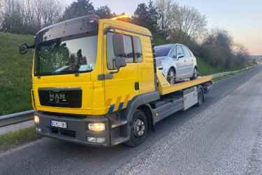 Lerobbant az autója Tatabányán, Tatán vagy Nagyigmándon?&#13;&#10;Nem indul, lemerült az akkumulátor, defektet kapott, vagy baleset történt?&#13;&#10;A Mészáros Autómentő Kft. azonnal indul, és gyors, megbízható autómentést biztosít a térségben – éjjel-nappal, hétvégén és ünnepnapokon is!&#13;&#10;&#13;&#10;✅ 0–24 autómentés és autószállítás Komárom-Esztergom megyében és környékén&#13;&#10;✅ Gyors kiérkezés Tatabánya, Tata, Nagyigmánd területére&#13;&#10;✅ Furgonmentés, bikázás, országos járműszállítás&#13;&#10;✅ Tapasztalt, segítőkész autómentő szakemberek&#13;&#10;✅ Korrekt árak, biztonságos és megbízható szolgáltatás&#13;&#10;&#13;&#10; Hívjon minket most:&#13;&#10;06 20 9188 649&#13;&#10;&#13;&#10; www.024automentes.hu&#13;&#10;&#13;&#10;Mészáros Autómentő Kft. – autómentés Tatabánya, Tata és Nagyigmánd térségében gyorsan, szakszerűen, 0–24 órában!
