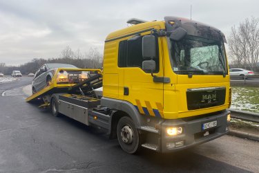 Lerobbant az autója Tatabányán, Tatán vagy Nagyigmándon?&#13;&#10;Nem indul, lemerült az akkumulátor, defektet kapott, vagy baleset történt?&#13;&#10;A Mészáros Autómentő Kft. azonnal indul, és gyors, megbízható autómentést biztosít a térségben – éjjel-nappal, hétvégén és ünnepnapokon is!&#13;&#10;&#13;&#10;✅ 0–24 autómentés és autószállítás Komárom-Esztergom megyében és környékén&#13;&#10;✅ Gyors kiérkezés Tatabánya, Tata, Nagyigmánd területére&#13;&#10;✅ Furgonmentés, bikázás, országos járműszállítás&#13;&#10;✅ Tapasztalt, segítőkész autómentő szakemberek&#13;&#10;✅ Korrekt árak, biztonságos és megbízható szolgáltatás&#13;&#10;&#13;&#10; Hívjon minket most:&#13;&#10;06 20 9188 649&#13;&#10;&#13;&#10; www.024automentes.hu&#13;&#10;&#13;&#10;Mészáros Autómentő Kft. – autómentés Tatabánya, Tata és Nagyigmánd térségében gyorsan, szakszerűen, 0–24 órában!