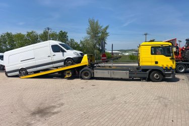 Autómentés Gyöngyös–Pásztó–Parád – 0–24 gyors segítség!