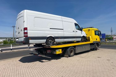 Lerobbant az autója Székesfehérváron, Szabadbattyánban vagy Tácon?&#13;&#10;Nem indul, lemerült az akkumulátor, defektet kapott, vagy baleset történt?&#13;&#10;A Mészáros Autómentő Kft. azonnal indul, és gyors, megbízható autómentést biztosít a térségben – éjjel-nappal, hétvégén és ünnepnapokon is!&#13;&#10;&#13;&#10;✅ 0–24 autómentés és autószállítás Fejér megyében és környékén&#13;&#10;✅ Gyors kiérkezés Székesfehérvár, Szabadbattyán, Tác területére&#13;&#10;✅ Furgonmentés, bikázás, országos járműszállítás&#13;&#10;✅ Tapasztalt, segítőkész autómentő szakemberek&#13;&#10;✅ Korrekt árak, biztonságos és megbízható szolgáltatás&#13;&#10;&#13;&#10; Hívjon minket most:&#13;&#10;06 20 9188 649&#13;&#10;&#13;&#10; www.024automentes.hu&#13;&#10;&#13;&#10;Mészáros Autómentő Kft. – autómentés Székesfehérvár, Szabadbattyán és Tác térségében gyorsan, szakszerűen, 0–24 órában!