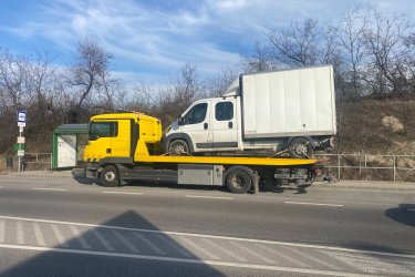Lerobbant az autója Székesfehérváron, Szabadbattyánban vagy Tácon?&#13;&#10;Nem indul, lemerült az akkumulátor, defektet kapott, vagy baleset történt?&#13;&#10;A Mészáros Autómentő Kft. azonnal indul, és gyors, megbízható autómentést biztosít a térségben – éjjel-nappal, hétvégén és ünnepnapokon is!&#13;&#10;&#13;&#10;✅ 0–24 autómentés és autószállítás Fejér megyében és környékén&#13;&#10;✅ Gyors kiérkezés Székesfehérvár, Szabadbattyán, Tác területére&#13;&#10;✅ Furgonmentés, bikázás, országos járműszállítás&#13;&#10;✅ Tapasztalt, segítőkész autómentő szakemberek&#13;&#10;✅ Korrekt árak, biztonságos és megbízható szolgáltatás&#13;&#10;&#13;&#10; Hívjon minket most:&#13;&#10;06 20 9188 649&#13;&#10;&#13;&#10; www.024automentes.hu&#13;&#10;&#13;&#10;Mészáros Autómentő Kft. – autómentés Székesfehérvár, Szabadbattyán és Tác térségében gyorsan, szakszerűen, 0–24 órában!