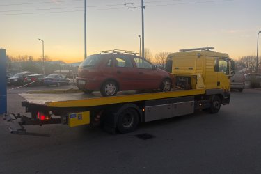 Lerobbant az autója Balatonakarattyán, Balatonvilágoson vagy Enyingen?&#13;&#10;Nem indul, lemerült az akkumulátor, defektet kapott, vagy baleset történt?&#13;&#10;A Mészáros Autómentő Kft. azonnal indul, és gyors, megbízható autómentést biztosít a térségben – éjjel-nappal, hétvégén és ünnepnapokon is!&#13;&#10;&#13;&#10;✅ 0–24 autómentés és autószállítás Fejér és Veszprém megyében, valamint környékén&#13;&#10;✅ Gyors kiérkezés Balatonakarattya, Balatonvilágos, Enying területére&#13;&#10;✅ Furgonmentés, bikázás, országos járműszállítás&#13;&#10;✅ Tapasztalt, segítőkész autómentő szakemberek&#13;&#10;✅ Korrekt árak, biztonságos és megbízható szolgáltatás&#13;&#10;&#13;&#10; Hívjon minket most:&#13;&#10;06 20 9188 649&#13;&#10;&#13;&#10; www.024automentes.hu&#13;&#10;&#13;&#10;Mészáros Autómentő Kft. – autómentés Balatonakarattya, Balatonvilágos és Enying térségében gyorsan, szakszerűen, 0–24 órában!
