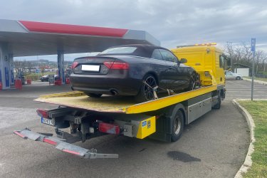 Lerobbant az autója Révfülöpön, Zánkán vagy Balatonudvariban?&#13;&#10;Nem indul, lemerült az akkumulátor, defektet kapott, vagy baleset történt?&#13;&#10;A Mészáros Autómentő Kft. azonnal indul, és gyors, megbízható autómentést biztosít a térségben – éjjel-nappal, hétvégén és ünnepnapokon is!&#13;&#10;&#13;&#10;✅ 0–24 autómentés és autószállítás Veszprém megyében és környékén&#13;&#10;✅ Gyors kiérkezés Révfülöp, Zánka, Balatonudvari területére&#13;&#10;✅ Furgonmentés, bikázás, országos járműszállítás&#13;&#10;✅ Tapasztalt, segítőkész autómentő szakemberek&#13;&#10;✅ Korrekt árak, biztonságos és megbízható szolgáltatás&#13;&#10;&#13;&#10; Hívjon minket most:&#13;&#10;06 20 9188 649&#13;&#10;&#13;&#10; www.024automentes.hu&#13;&#10;&#13;&#10;Mészáros Autómentő Kft. – autómentés Révfülöp, Zánka és Balatonudvari térségében gyorsan, szakszerűen, 0–24 órában!
