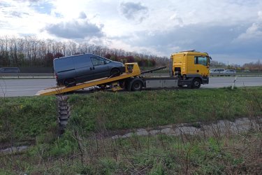 Volkswagen Autómentés – 0–24 Volkswagen Autószállítás Nem indul a Volkswagen-je? Lerobbant, vagy műszaki problémát észlelt az úton?
Mészáros Autómentő Kft. azonnal a segítségére siet!

✅ Gyors és kíméletes Volkswagen autómentés és autószállítás
✅ 0–24 órás ügyelet, hétvégén és ünnepnapokon is
✅ Személyautó, SUV, kisteher – minden Volkswagen modellhez
✅ M7 – M1 – M0 – M3 – M31 autópályák mentén, országosan

Mészáros Autómentő Kft. – Volkswagen mentés profi szinten.
 Tel.: 06 20 9188 649
 Nem indul az autója? Segítünk – azonnal indulunk!