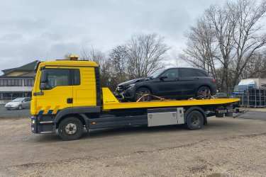 Lemerült az akkumulátor? Nem indul az autója?&#13;&#10;Mészáros Autómentő Kft. azonnal a segítségére siet, bárhol az úton!&#13;&#10;&#13;&#10;✅ Gyors helyszíni bikázás és hidegindítás&#13;&#10;✅ 0–24 órás ügyelet, hétvégén és ünnepnapokon is&#13;&#10;✅ Minden személyautó és kisteherautó típushoz&#13;&#10;✅ M7 – M1 – M0 – M3 – M31 autópályák mentén, országosan&#13;&#10;&#13;&#10;Mészáros Autómentő Kft. – gyors és profi akkumulátor segítség.&#13;&#10; Tel.: 06 20 9188 649&#13;&#10; Nem indul az autója? Segítünk azonnal!