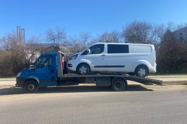 Lerobbant az autója Vácon vagy környékén? Nem indul?
Mészáros Autómentő Kft. éjjel-nappal, gyorsan és biztonságosan segít!

✅ 0–24 órás autómentés Vác és Pest megye területén, akár országosan
✅ Személyautó, SUV, kisteherautó, furgon mentése
✅ Hétvégén és ünnepnapokon is rendelkezésre állunk
✅ Gyors indulás bárhonnan

Hívjon minket bármikor:  06 20 9188 649
???? Nem indul az autója? Segítünk – azonnal indulunk!