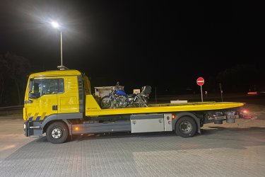 Szüksége van gyors és biztonságos autószállításra Budapesten?&#13;&#10;Mészáros Autómentő Kft. éjjel-nappal, bárhol a fővárosban a segítségére siet!&#13;&#10;&#13;&#10;✅ 0–24 órás autószállítás és autómentés Budapesten&#13;&#10;✅ Személyautó, SUV, kisteherautó, prémium autók szállítása&#13;&#10;✅ Hétvégén és ünnepnapokon is rendelkezésre állunk&#13;&#10;✅ Gyors indulás bárhonnan&#13;&#10;&#13;&#10;Hívjon minket bármikor:  06 20 9188 649&#13;&#10; Autószállítás gyorsan, biztonságosan – azonnal indulunk!