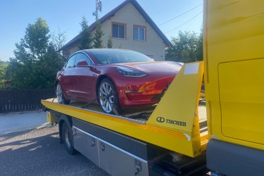 Nem indul a Tesla? Akkumulátorhiba, szoftverprobléma vagy műszaki hiba miatt állt meg?&#13;&#10;Mészáros Autómentő Kft. gyorsan és biztonságosan segít Budapesten és országosan!&#13;&#10;&#13;&#10;✅ 0–24 órás Tesla autómentés&#13;&#10;✅ Minden Tesla modellhez: Model S, 3, X, Y &#13;&#10;✅ Speciális szakszerű kezeléssel – akkumulátor és elektronika védelme&#13;&#10;✅ Hétvégén és ünnepnapokon is rendelkezésre állunk&#13;&#10;&#13;&#10; Hívjon minket bármikor: 06 20 9188 649&#13;&#10; Tesla nem indul? Segítünk – azonnal indulunk!
