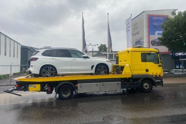 Lerobbant az autója Gödöllőn vagy környékén? Nem indul?&#13;&#10;Mészáros Autómentő Kft. éjjel-nappal, gyorsan és biztonságosan segít!&#13;&#10;&#13;&#10;✅ 0–24 órás autómentés Gödöllő és Pest megye területén&#13;&#10;✅ Személyautó, SUV, kisteherautó, furgon mentése&#13;&#10;✅ Hétvégén és ünnepnapokon is rendelkezésre állunk&#13;&#10;✅ Gyors indulás bárhonnan&#13;&#10;&#13;&#10;Hívjon minket bármikor:  06 20 9188 649&#13;&#10; Nem indul az autója? Segítünk – azonnal indulunk!