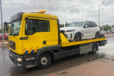 Lerobbant az autója Gödöllőn vagy környékén? Nem indul?&#13;&#10;Mészáros Autómentő Kft. éjjel-nappal, gyorsan és biztonságosan segít!&#13;&#10;&#13;&#10;✅ 0–24 órás autómentés Gödöllő és Pest megye területén&#13;&#10;✅ Személyautó, SUV, kisteherautó, furgon mentése&#13;&#10;✅ Hétvégén és ünnepnapokon is rendelkezésre állunk&#13;&#10;✅ Gyors indulás bárhonnan&#13;&#10;&#13;&#10;Hívjon minket bármikor:  06 20 9188 649&#13;&#10; Nem indul az autója? Segítünk – azonnal indulunk!