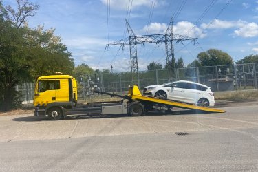 Lerobbant az autója Gödön vagy környékén? Nem indul?&#13;&#10;Mészáros Autómentő Kft. éjjel-nappal, gyorsan és biztonságosan segít!&#13;&#10;&#13;&#10;✅ 0–24 órás autómentés Göd és Pest megye területén&#13;&#10;✅ Személyautó, SUV, kisteherautó, furgon mentése&#13;&#10;✅ Hétvégén és ünnepnapokon is rendelkezésre állunk&#13;&#10;✅ Gyors indulás bárhonnan&#13;&#10;&#13;&#10;Hívjon minket bármikor:  06 20 9188 649&#13;&#10; Nem indul az autója? Segítünk – azonnal indulunk!