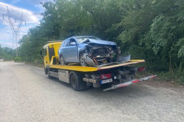 Lerobbant az autója Csömörön vagy környékén? Nem indul?&#13;&#10;Mészáros Autómentő Kft. éjjel-nappal, gyorsan és biztonságosan segít!&#13;&#10;&#13;&#10;✅ 0–24 órás autómentés Csömör és Pest megye területén&#13;&#10;✅ Személyautó, SUV, kisteherautó, furgon mentése&#13;&#10;✅ Hétvégén és ünnepnapokon is rendelkezésre állunk&#13;&#10;✅ Gyors indulás bárhonnan&#13;&#10;&#13;&#10;Hívjon minket bármikor:  06 20 9188 649&#13;&#10; Nem indul az autója? Segítünk – azonnal indulunk!