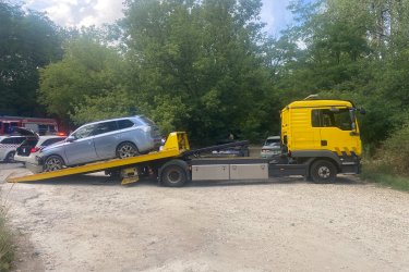 Lerobbant az autója Csömörön vagy környékén? Nem indul?&#13;&#10;Mészáros Autómentő Kft. éjjel-nappal, gyorsan és biztonságosan segít!&#13;&#10;&#13;&#10;✅ 0–24 órás autómentés Csömör és Pest megye területén&#13;&#10;✅ Személyautó, SUV, kisteherautó, furgon mentése&#13;&#10;✅ Hétvégén és ünnepnapokon is rendelkezésre állunk&#13;&#10;✅ Gyors indulás bárhonnan&#13;&#10;&#13;&#10;Hívjon minket bármikor:  06 20 9188 649&#13;&#10; Nem indul az autója? Segítünk – azonnal indulunk!