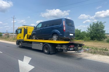 Lerobbant az autója Budapest IV. kerületében? Nem indul?&#13;&#10;Mészáros Autómentő Kft. éjjel-nappal, gyorsan és biztonságosan segít!&#13;&#10;&#13;&#10;✅ 0–24 órás autómentés Budapest IV. kerületében&#13;&#10;✅ Személyautó, SUV, kisteherautó, furgon mentése&#13;&#10;✅ Hétvégén és ünnepnapokon is rendelkezésre állunk&#13;&#10;✅ Gyors indulás bárhonnan&#13;&#10;&#13;&#10;Hívjon minket bármikor:  06 20 9188 649&#13;&#10; Nem indul az autója? Segítünk – azonnal indulunk!