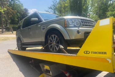 Lerobbant az autója Budapest III. kerületében? Nem indul?&#13;&#10;Mészáros Autómentő Kft. éjjel-nappal, gyorsan és biztonságosan segít!&#13;&#10;&#13;&#10;✅ 0–24 órás autómentés Budapest III. kerületében&#13;&#10;✅ Személyautó, SUV, kisteherautó, furgon mentése&#13;&#10;✅ Hétvégén és ünnepnapokon is rendelkezésre állunk&#13;&#10;✅ Gyors indulás bárhonnan&#13;&#10;&#13;&#10;Hívjon minket bármikor:  06 20 9188 649&#13;&#10; Nem indul az autója? Segítünk – azonnal indulunk!