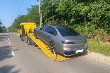 Lerobbant az autója Budapest XV. kerületében? Nem indul?&#13;&#10;Mészáros Autómentő Kft. éjjel-nappal, gyorsan és biztonságosan segít!&#13;&#10;&#13;&#10;✅ 0–24 órás autómentés Budapest XV. kerületében&#13;&#10;✅ Személyautó, SUV, kisteherautó, furgon mentése&#13;&#10;✅ Hétvégén és ünnepnapokon is rendelkezésre állunk&#13;&#10;✅ Gyors indulás bárhonnan&#13;&#10;&#13;&#10;Hívjon minket bármikor:  06 20 9188 649&#13;&#10; Nem indul az autója? Segítünk – azonnal indulunk!
