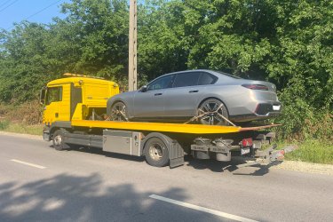 Lerobbant az autója vagy furgonja Budapesten vagy bárhol Magyarországon? Nem indul?&#13;&#10;Mészáros Autómentő Kft. éjjel-nappal, gyorsan és biztonságosan segít!&#13;&#10;&#13;&#10;✅ 0–24 órás autó- és furgonmentés Budapesten és országosan&#13;&#10;✅ Személyautó, SUV, kisteherautó, furgon mentése&#13;&#10;✅ Hétvégén és ünnepnapokon is rendelkezésre állunk&#13;&#10;✅ Gyors indulás bárhonnan&#13;&#10;&#13;&#10;Hívjon minket bármikor:  06 20 9188 649&#13;&#10; Nem indul az autója vagy furgonja? Segítünk – azonnal indulunk!
