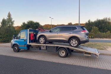 Ha autómentésre van szüksége a Budapest XIII. kerületében vagy Pest megyében, hívjon minket bizalommal! Cégünk, a Mészáros Autómentő Kft. tapasztalt és megbízható csapattal rendelkezik, akik az autópályákon és az utakon bekövetkezett balesetek, lerobbant autók mentésére specializálódtak. 0-24 órában állunk rendelkezésére, és rövid időn belül a helyszínre érkezünk, hogy gyorsan és hatékonyan megoldjuk az Ön autós problémáját. Hívja a 06 20 9188 649-es telefonszámot, és bízza ránk autóját! Garantáljuk, hogy szolgáltatásaink magas minőségűek, árak pedig versenyképesek. Ránk mindig számíthat, ha autómentésre van szüksége!

https://automentes-budapest-13-kerulet.hu/

Mészáros Autómentő Kft.
Tel: 06 20 9188 649.