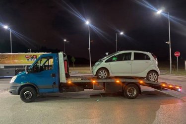 Mészáros Autómentő - Ha autójával baj történt VIII. kerületben, bátran hívjon minket, és mi azonnal segítünk! Tapasztalt és megbízható csapatunk gyorsan és hatékonyan oldja meg a problémáját. Az autómentés mellett autószállítási szolgáltatásunkkal is állunk rendelkezésére. Hívjon minket bármikor a nap 24 órájában, és mi azonnal indulunk!

https://024automentes.hu/8-kerulet/

Mészáros Autómentő Kft.

Tel: 06 20 9188 649. S