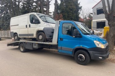 Mészáros Autómentő - Ha autójával baj történt VII. kerületben, bátran hívjon minket, és mi azonnal segítünk! Tapasztalt és megbízható csapatunk gyorsan és hatékonyan oldja meg a problémáját. Az autómentés mellett autószállítási szolgáltatásunkkal is állunk rendelkezésére. Hívjon minket bármikor a nap 24 órájában, és mi azonnal indulunk!

https://024automentes.hu/7-kerulet/

Mészáros Autómentő Kft.

Tel: 06 20 9188 649. 