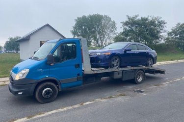 Mészáros Autómentő - Ha autójával baj történt VII. kerületben, bátran hívjon minket, és mi azonnal segítünk! Tapasztalt és megbízható csapatunk gyorsan és hatékonyan oldja meg a problémáját. Az autómentés mellett autószállítási szolgáltatásunkkal is állunk rendelkezésére. Hívjon minket bármikor a nap 24 órájában, és mi azonnal indulunk!

https://024automentes.hu/7-kerulet/

Mészáros Autómentő Kft.

Tel: 06 20 9188 649. 