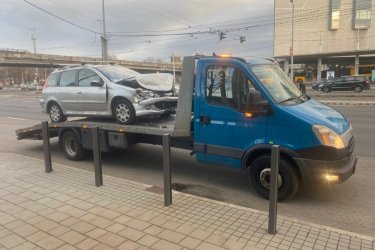 Mészáros Autómentő - Ha autójával baj történt VI. kerületben, bátran hívjon minket, és mi azonnal segítünk! Tapasztalt és megbízható csapatunk gyorsan és hatékonyan oldja meg a problémáját. Az autómentés mellett autószállítási szolgáltatásunkkal is állunk rendelkezésére. Hívjon minket bármikor a nap 24 órájában, és mi azonnal indulunk!

https://024automentes.hu/6-kerulet/

Mészáros Autómentő Kft.

Tel: 06 20 9188 649. 