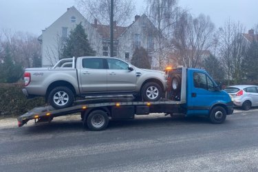 Mészáros Autómentő - Ha autójával baj történt V. kerületben, bátran hívjon minket, és mi azonnal segítünk! Tapasztalt és megbízható csapatunk gyorsan és hatékonyan oldja meg a problémáját. Az autómentés mellett autószállítási szolgáltatásunkkal is állunk rendelkezésére. Hívjon minket bármikor a nap 24 órájában, és mi azonnal indulunk!

https://024automentes.hu/5-kerulet/

Mészáros Autómentő Kft.

Tel: 06 20 9188 649. 