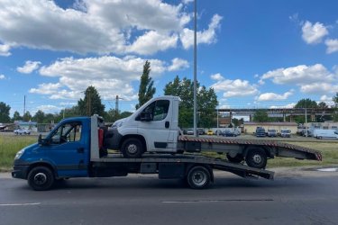 Autómentésre van szükséged Kóka, Dány, Jászfényszaru vagy Pest megye területén? Akkor a Mészáros Autómentő Kft. a megoldás! Profi csapatunk minden helyzetben gyorsan és hatékonyan lát el autómentési, autószállítási és furgonmentési feladatokat, bármilyen típusú jármű esetén.

Nálunk nem csak a gyorsaság és a megbízhatóság a fontos, hanem az is, hogy kedvező áron kínáljuk szolgáltatásainkat. Éjjel-nappal elérhetőek vagyunk, így bármikor felhívhatod az ügyfélszolgálatunkat, ha autómentésre van szükséged.

Bízd ránk autód mentését, és garantáljuk, hogy a lehető legrövidebb idő alatt célba érünk, hogy a lehető legkevesebb kellemetlenséggel járjon a járműve hibája. Hívj minket most, és bízz ránk!

https://024automentes.hu/automentes-pest-megye/automentes-koka-dany-jaszfenyszaru/

Mészáros István.
Tel: 06 20 9188 649. 