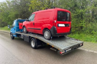 Mészáros Autómentő Kft. vállalja autómentő, autómentés, furgonmentés és autószállítás szolgáltatását a Balaton és környéke (Révfülöp, Zánka, Balatonudvari) területén, 0-24 órában. Ha baj érte járművét, ne habozzon hívni minket! Tapasztalt és megbízható csapatunk gyorsan és hatékonyan segít Önnek bármilyen helyzetben, kedvező árakon. Ránk bármikor számíthat, hiszen a mi ügyfeleink elégedettsége az elsődleges szempont számunkra!

https://024automentes.hu/revfulop-zanka-balatonudvari/

Mészáros Autómentő Kft.
Tel: 06 20 9188 649. 