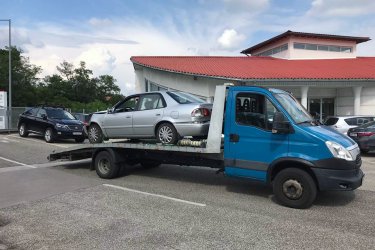 Ha autómentésről vagy furgonmentésről van szó, ne hagyd, hogy az úton rekedés bosszúságot okozzon. Az "Mészáros Autómentő Kft." segít, ha bármilyen autószállítási problémád merülne fel az Győr, Komárom, Csesznek térségben. Non-stop, az év minden napján elérhető vagyunk, hogy segítsünk elszállítani autódat vagy furgonodat a baleseti helyszínről vagy a meghibásodás helyszínéről.

Szakértő csapatunk és modern eszközeink garantálják, hogy autód vagy furgonod biztonságban érkezzen a kijelölt helyre. Az "Mészáros Autómentő Kft." minden esetben azonnal reagál, hogy minél hamarabb eljuthassunk hozzád és megoldhassuk a problémát.

Az "Mészáros Autómentő Kft." magas szintű szolgáltatást nyújt, versenyképes árakon és rugalmas ügyfélszolgálattal. Bármilyen speciális igényed van, mi minden esetben alkalmazkodunk az ügyfelek egyedi kéréseihez.

Ne várj tovább! Ha autómentésre vagy furgonmentésre van szükséged, hívj minket bizalommal az "Mészáros Autómentő Kft."-t. Bízd ránk autószállítási feladataidat és nyugodtan indulj el utadra az Győr, Komárom, Csesznek térségben!

https://024automentes.hu/gyor-komarom-csesznek/

Mészáros Autómentő Kft.
Tel: 06 209188 649. 