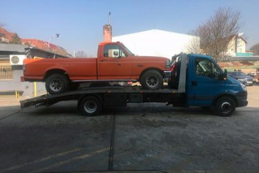 Ha autómentésről vagy furgonmentésről van szó, ne hagyd, hogy az úton rekedés bosszúságot okozzon. Az "Mészáros Autómentő Kft." segít, ha bármilyen autószállítási problémád merülne fel az Várpalota, Pétfürdő, Berhida térségben. Non-stop, az év minden napján elérhető vagyunk, hogy segítsünk elszállítani autódat vagy furgonodat a baleseti helyszínről vagy a meghibásodás helyszínéről.

Szakértő csapatunk és modern eszközeink garantálják, hogy autód vagy furgonod biztonságban érkezzen a kijelölt helyre. Az "Mészáros Autómentő Kft." minden esetben azonnal reagál, hogy minél hamarabb eljuthassunk hozzád és megoldhassuk a problémát.

Az "Mészáros Autómentő Kft." magas szintű szolgáltatást nyújt, versenyképes árakon és rugalmas ügyfélszolgálattal. Bármilyen speciális igényed van, mi minden esetben alkalmazkodunk az ügyfelek egyedi kéréseihez.

Ne várj tovább! Ha autómentésre vagy furgonmentésre van szükséged, hívj minket bizalommal az "Mészáros Autómentő Kft."-t. Bízd ránk autószállítási feladataidat és nyugodtan indulj el utadra az Várpalota, Pétfürdő, Berhida térségben!

https://024automentes.hu/varpalota-petfurdo-berhida/

Mészáros Autómentő Kft.
Tel: 06 209188 649. 