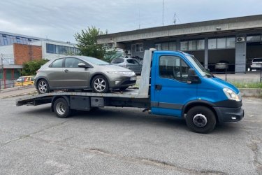 Mészáros Autómentő Kft. non-stop autószállítási szolgáltatást kínál Budapesten, valamint belföldi és külföldi célállomások között. Autószállítóink korszerű trélerekkel rendelkeznek, amelyek alkalmasak a legkülönfélébb járműtípusok biztonságos és hatékony szállítására.

Szolgáltatásunk egész évben elérhető, így ha sürgős autószállításra van szüksége, akkor hívjon minket bármikor, és szakértőink azonnal a helyszínre indulnak. Autószállítóinkat rendszeresen karbantartjuk, és mindig ellenőrizzük őket, hogy biztonságos és megbízható szolgáltatást nyújthassunk ügyfeleinknek.

Célunk, hogy az autószállítás folyamata a lehető leghatékonyabb és zökkenőmentesebb legyen. Szakembereink magas színvonalú autószállítási szolgáltatást nyújtanak, és az autószállító trélerekkel felszerelt flottánkkal bármilyen járműt képesek vagyunk szállítani, beleértve az autókat, teherautókat, motorkerékpárokat és más járműveket is.

Az Mészáros Autómentő Kft. elkötelezett amellett, hogy minden ügyfelünk elégedett legyen az autószállítási szolgáltatásunkkal. Ha autószállításra van szüksége Budapesten vagy belföldön, vagy külföldre szeretne szállítani, hívjon minket bármikor, és bízza ránk az autószállítás feladatát!

https://024automentes.hu/autoszallitas/

Mészáros Autómentő Kft.
Tel: 06 20 9188 649. 