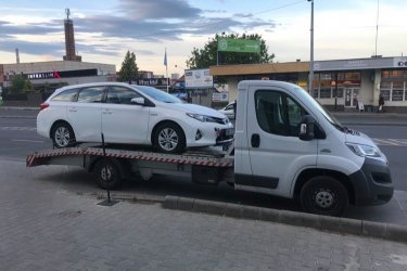 Mészáros Autómentő Kft. non-stop autószállítási szolgáltatást kínál Budapesten, valamint belföldi és külföldi célállomások között. Autószállítóink korszerű trélerekkel rendelkeznek, amelyek alkalmasak a legkülönfélébb járműtípusok biztonságos és hatékony szállítására.

Szolgáltatásunk egész évben elérhető, így ha sürgős autószállításra van szüksége, akkor hívjon minket bármikor, és szakértőink azonnal a helyszínre indulnak. Autószállítóinkat rendszeresen karbantartjuk, és mindig ellenőrizzük őket, hogy biztonságos és megbízható szolgáltatást nyújthassunk ügyfeleinknek.

Célunk, hogy az autószállítás folyamata a lehető leghatékonyabb és zökkenőmentesebb legyen. Szakembereink magas színvonalú autószállítási szolgáltatást nyújtanak, és az autószállító trélerekkel felszerelt flottánkkal bármilyen járműt képesek vagyunk szállítani, beleértve az autókat, teherautókat, motorkerékpárokat és más járműveket is.

Az Mészáros Autómentő Kft. elkötelezett amellett, hogy minden ügyfelünk elégedett legyen az autószállítási szolgáltatásunkkal. Ha autószállításra van szüksége Budapesten vagy belföldön, vagy külföldre szeretne szállítani, hívjon minket bármikor, és bízza ránk az autószállítás feladatát!

https://024automentes.hu/autoszallitas/

Mészáros Autómentő Kft.
Tel: 06 20 9188 649. 