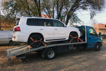 Mészáros Autómentő Kft. non-stop autószállítási szolgáltatást kínál Budapesten, valamint belföldi és külföldi célállomások között. Autószállítóink korszerű trélerekkel rendelkeznek, amelyek alkalmasak a legkülönfélébb járműtípusok biztonságos és hatékony szállítására.

Szolgáltatásunk egész évben elérhető, így ha sürgős autószállításra van szüksége, akkor hívjon minket bármikor, és szakértőink azonnal a helyszínre indulnak. Autószállítóinkat rendszeresen karbantartjuk, és mindig ellenőrizzük őket, hogy biztonságos és megbízható szolgáltatást nyújthassunk ügyfeleinknek.

Célunk, hogy az autószállítás folyamata a lehető leghatékonyabb és zökkenőmentesebb legyen. Szakembereink magas színvonalú autószállítási szolgáltatást nyújtanak, és az autószállító trélerekkel felszerelt flottánkkal bármilyen járműt képesek vagyunk szállítani, beleértve az autókat, teherautókat, motorkerékpárokat és más járműveket is.

Az Mészáros Autómentő Kft. elkötelezett amellett, hogy minden ügyfelünk elégedett legyen az autószállítási szolgáltatásunkkal. Ha autószállításra van szüksége Budapesten vagy belföldön, vagy külföldre szeretne szállítani, hívjon minket bármikor, és bízza ránk az autószállítás feladatát!

https://024automentes.hu/autoszallitas/

Mészáros Autómentő Kft.
Tel: 06 20 9188 649. 