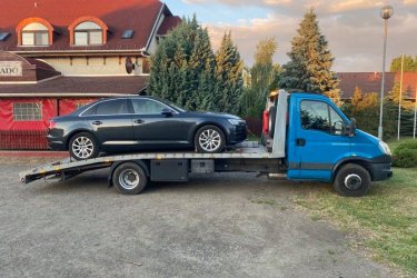 Az Audi autómentő és autószállító szolgáltatásunk azonnali indulással és versenyképes árakkal elérhető Budapesten és az ország egész területén. Az Audi autók nagyszerű gépkocsik, de bármikor előfordulhat baleset vagy meghibásodás. Ha szükséged van az autómentésre vagy autószállításra, azonnal hívj minket a -es telefonszámon, és mi azonnal indulunk a segítségedre.

Csapatunk korszerű eszközökkel és szakértelemmel rendelkezik, hogy biztonságosan elszállítsa Audi autód az ország bármely pontjára. Rendelkezünk számos különböző járművel, amelyek képesek szállítani az összes Audi modellt, beleértve a nagyobb méretű autókat is.

Az Audi autómentő és autószállító szolgáltatásunkat versenyképes árakon kínáljuk, amelyeket átláthatóan és pontosan kommunikálunk. A nálunk dolgozó szakemberek fel vannak készülve arra, hogy bármilyen helyzetben segítsenek, és szakmai tanácsokat adjanak az Audi autód javításához.

Budapesten és az ország egész területén elérhető Audi autószállítás és autómentés szolgáltatásunkkal biztos lehetsz benne, hogy autód biztonságban lesz, és időben elérkezik a célállomásra. Hívj minket most a -es telefonszámon, hogy segítséget nyújtsunk!

https://024automentes.hu/audi-automentes-audi-autoszallitas/

Mészáros Autómentő Kft.
Tel: 06 20 9188 649. 