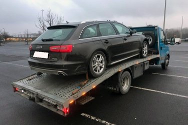 Az Audi autómentő és autószállító szolgáltatásunk azonnali indulással és versenyképes árakkal elérhető Budapesten és az ország egész területén. Az Audi autók nagyszerű gépkocsik, de bármikor előfordulhat baleset vagy meghibásodás. Ha szükséged van az autómentésre vagy autószállításra, azonnal hívj minket a -es telefonszámon, és mi azonnal indulunk a segítségedre.

Csapatunk korszerű eszközökkel és szakértelemmel rendelkezik, hogy biztonságosan elszállítsa Audi autód az ország bármely pontjára. Rendelkezünk számos különböző járművel, amelyek képesek szállítani az összes Audi modellt, beleértve a nagyobb méretű autókat is.

Az Audi autómentő és autószállító szolgáltatásunkat versenyképes árakon kínáljuk, amelyeket átláthatóan és pontosan kommunikálunk. A nálunk dolgozó szakemberek fel vannak készülve arra, hogy bármilyen helyzetben segítsenek, és szakmai tanácsokat adjanak az Audi autód javításához.

Budapesten és az ország egész területén elérhető Audi autószállítás és autómentés szolgáltatásunkkal biztos lehetsz benne, hogy autód biztonságban lesz, és időben elérkezik a célállomásra. Hívj minket most a -es telefonszámon, hogy segítséget nyújtsunk!

https://024automentes.hu/audi-automentes-audi-autoszallitas/

Mészáros Autómentő Kft.
Tel: 06 20 9188 649. 
