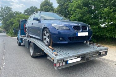 BMW autómentésre vagy autószállításra van szükséged Budapesten, vagy bármely más helyszínen az országban? Ne aggódj, a BMW autómentő szolgáltatásunk segít megoldani a problémáidat.

Az azonnali indulással rendelkező csapatunk rendelkezik az összes szükséges eszközzel és szaktudással, hogy biztonságosan és időben elszállítsa BMW autód. Balesetet szenvedtél, vagy csak egyszerűen nem indul a járműved? Azonnal hívj minket a -es telefonszámon, és mi azonnal indulunk a segítségedre.

A BMW autómentés és autószállítás szolgáltatásaink versenyképes árakkal érhetőek el, amelyekről pontosan és átláthatóan tájékoztatunk. Nincsenek rejtett költségek vagy extra díjak, csak megbízható és elérhető árak.

Az ország egész területén elérhető BMW autószállítás és autómentés szolgáltatásunkkal biztos lehetsz benne, hogy autód biztonságban lesz, és időben elérkezik a célállomásra. Ne habozz, ha problémád van az autóddal, hívj minket a -es telefonszámon, és mi azonnal indulunk a segítségedre.

https://024automentes.hu/bmw-automentes-bmw-autoszallitas/

Mészáros Autómentő Kft.
Tel: 06 20 9188 649. 