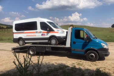 Ford autómentésre, autószállításra vagy furgonmentésre van szükséged Budapesten vagy a vonzáskörzetében? Ne aggódj, a segítség közel van! Az azonnali indulással rendelkező Ford autómentő szolgáltatásunk segít megoldani a problémáidat.

Tapasztalt csapatunk rendelkezik az összes szükséges eszközzel és szaktudással, hogy biztonságosan és időben elszállítsa autód vagy furgonod. Balesetet szenvedtél, vagy csak egyszerűen nem indul a járműved? Azonnal hívj minket a -es telefonszámon, és mi azonnal indulunk a segítségedre.

A Ford autómentés és autószállítás szolgáltatásaink versenyképes árakkal érhetőek el, amelyekről pontosan és átláthatóan tájékoztatunk. Nincsenek rejtett költségek vagy extra díjak, csak megbízható és elérhető árak.

Ha Ford autómentőre vagy autószállításra van szükséged, és egyben szeretnél egy megbízható és szakszerű autószervizt is választani, akkor a mi szolgáltatásunk az, amit keresel. Az azonnali indulással rendelkező Ford autószervizünk segít neked az autód javításában vagy karbantartásában, és garantáljuk, hogy az autód visszakerül a forgalomba mielőbb.

Ne habozz, ha problémád van az autóddal, hívj minket a .-es telefonszámon, és mi azonnal indulunk a segítségedre.

https://024automentes.hu/ford-automentes-ford-autoszallitas/

Mészáros Autómentő Kft.
Tel: 06 20 9188 649. 