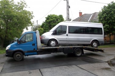 Ford autómentésre, autószállításra vagy furgonmentésre van szükséged Budapesten vagy a vonzáskörzetében? Ne aggódj, a segítség közel van! Az azonnali indulással rendelkező Ford autómentő szolgáltatásunk segít megoldani a problémáidat.

Tapasztalt csapatunk rendelkezik az összes szükséges eszközzel és szaktudással, hogy biztonságosan és időben elszállítsa autód vagy furgonod. Balesetet szenvedtél, vagy csak egyszerűen nem indul a járműved? Azonnal hívj minket a -es telefonszámon, és mi azonnal indulunk a segítségedre.

A Ford autómentés és autószállítás szolgáltatásaink versenyképes árakkal érhetőek el, amelyekről pontosan és átláthatóan tájékoztatunk. Nincsenek rejtett költségek vagy extra díjak, csak megbízható és elérhető árak.

Ha Ford autómentőre vagy autószállításra van szükséged, és egyben szeretnél egy megbízható és szakszerű autószervizt is választani, akkor a mi szolgáltatásunk az, amit keresel. Az azonnali indulással rendelkező Ford autószervizünk segít neked az autód javításában vagy karbantartásában, és garantáljuk, hogy az autód visszakerül a forgalomba mielőbb.

Ne habozz, ha problémád van az autóddal, hívj minket a .-es telefonszámon, és mi azonnal indulunk a segítségedre.

https://024automentes.hu/ford-automentes-ford-autoszallitas/

Mészáros Autómentő Kft.
Tel: 06 20 9188 649. 