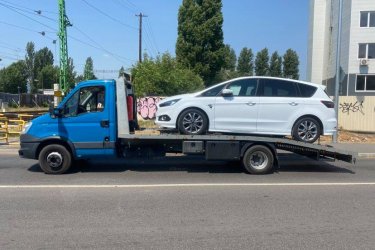 Ford autómentésre, autószállításra vagy furgonmentésre van szükséged Budapesten vagy a vonzáskörzetében? Ne aggódj, a segítség közel van! Az azonnali indulással rendelkező Ford autómentő szolgáltatásunk segít megoldani a problémáidat.

Tapasztalt csapatunk rendelkezik az összes szükséges eszközzel és szaktudással, hogy biztonságosan és időben elszállítsa autód vagy furgonod. Balesetet szenvedtél, vagy csak egyszerűen nem indul a járműved? Azonnal hívj minket a -es telefonszámon, és mi azonnal indulunk a segítségedre.

A Ford autómentés és autószállítás szolgáltatásaink versenyképes árakkal érhetőek el, amelyekről pontosan és átláthatóan tájékoztatunk. Nincsenek rejtett költségek vagy extra díjak, csak megbízható és elérhető árak.

Ha Ford autómentőre vagy autószállításra van szükséged, és egyben szeretnél egy megbízható és szakszerű autószervizt is választani, akkor a mi szolgáltatásunk az, amit keresel. Az azonnali indulással rendelkező Ford autószervizünk segít neked az autód javításában vagy karbantartásában, és garantáljuk, hogy az autód visszakerül a forgalomba mielőbb.

Ne habozz, ha problémád van az autóddal, hívj minket a .-es telefonszámon, és mi azonnal indulunk a segítségedre.

https://024automentes.hu/ford-automentes-ford-autoszallitas/

Mészáros Autómentő Kft.
Tel: 06 20 9188 649. 