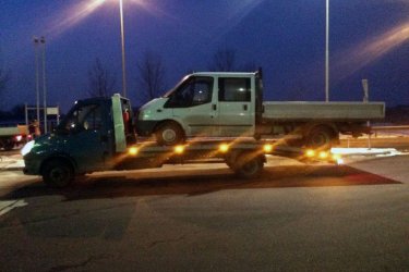 Ford autómentésre, autószállításra vagy furgonmentésre van szükséged Budapesten vagy a vonzáskörzetében? Ne aggódj, a segítség közel van! Az azonnali indulással rendelkező Ford autómentő szolgáltatásunk segít megoldani a problémáidat.

Tapasztalt csapatunk rendelkezik az összes szükséges eszközzel és szaktudással, hogy biztonságosan és időben elszállítsa autód vagy furgonod. Balesetet szenvedtél, vagy csak egyszerűen nem indul a járműved? Azonnal hívj minket a -es telefonszámon, és mi azonnal indulunk a segítségedre.

A Ford autómentés és autószállítás szolgáltatásaink versenyképes árakkal érhetőek el, amelyekről pontosan és átláthatóan tájékoztatunk. Nincsenek rejtett költségek vagy extra díjak, csak megbízható és elérhető árak.

Ha Ford autómentőre vagy autószállításra van szükséged, és egyben szeretnél egy megbízható és szakszerű autószervizt is választani, akkor a mi szolgáltatásunk az, amit keresel. Az azonnali indulással rendelkező Ford autószervizünk segít neked az autód javításában vagy karbantartásában, és garantáljuk, hogy az autód visszakerül a forgalomba mielőbb.

Ne habozz, ha problémád van az autóddal, hívj minket a .-es telefonszámon, és mi azonnal indulunk a segítségedre.

https://024automentes.hu/ford-automentes-ford-autoszallitas/

Mészáros Autómentő Kft.
Tel: 06 20 9188 649. 