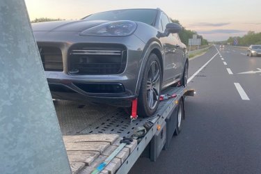 Bajba kerültél az autóddal vagy furgonoddal az M0, M5, M6 autópályán? Ne aggódj, segítünk! Vagyunk mi, az autómentési és furgonmentési szakemberek, akik az M0, M5, M6 autópálya egész területén elérhetőek vagyunk, hogy bármikor, bármelyik napon segítséget nyújtsunk neked.

Rendelkezünk a legmodernebb felszerelésekkel és szakmai tudással, hogy a lehető leghatékonyabban és legbiztonságosabban menthessük ki az autódat vagy furgonodat az M0, M5, M6 autópályán. Az időnkre való odafigyelés és a gyors cselekvés a siker kulcsa, ezért gyorsan reagálunk minden hívásra.

A tapasztalt és képzett csapatunk készen áll arra, hogy bármilyen szituációban segítsen neked. Ha az autód vagy furgonod meghibásodott, vagy balesetet szenvedtél, csak hívj minket, és azonnal indulunk. Mindig készen állunk, hogy biztonságosan elszállítsuk az autódat vagy furgonodat az elromlástól, vagy akár baleseti helyszínről, bárhová is akarod.

Ne késlekedj tovább, ha segítségre van szükséged, hívj minket most! Az M0, M5, M6 autópályán az autómentés és furgonmentés szakértői vagyunk, és minden körülmények között számíthatsz ránk.

https://024automentes.hu/m6-autopalya/

Mészáros Autómentő Kft.
Tel: 06 20 9188 649.